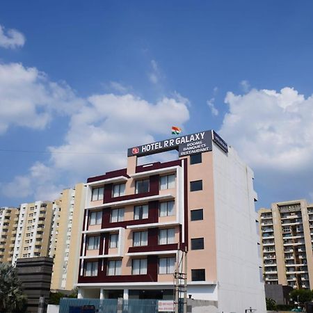 Rr Galaxy Hotell Gurgaon Exteriör bild