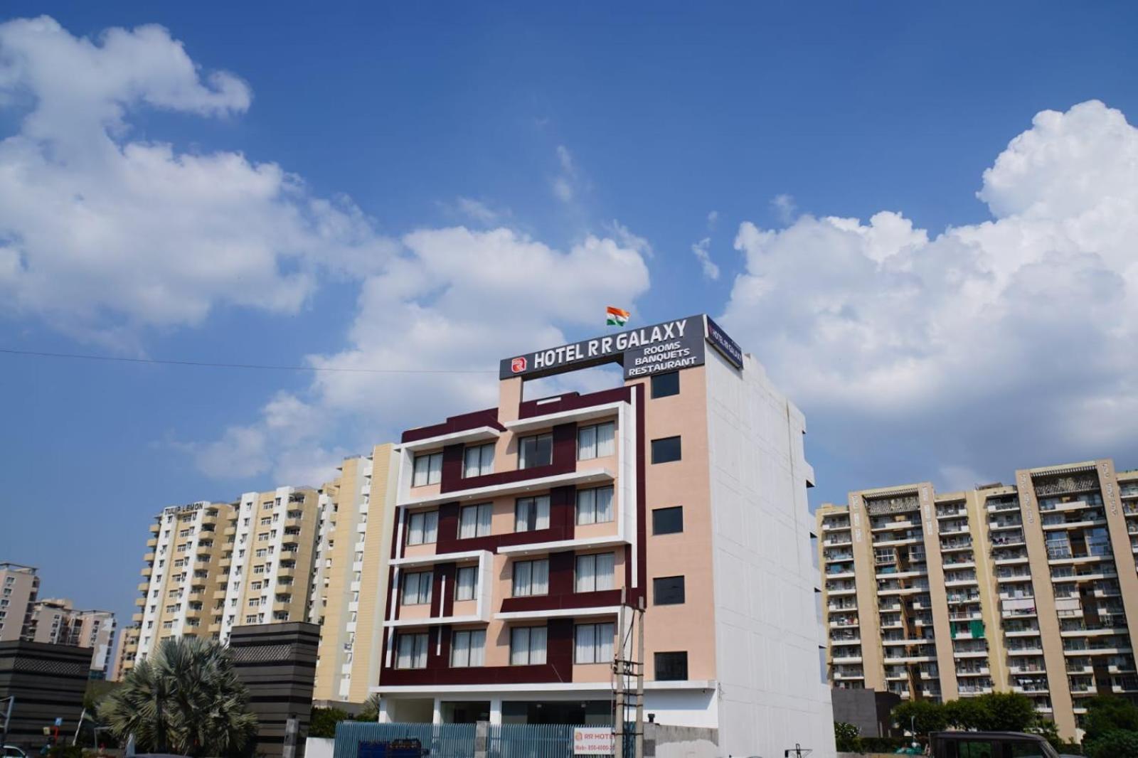 Rr Galaxy Hotell Gurgaon Exteriör bild