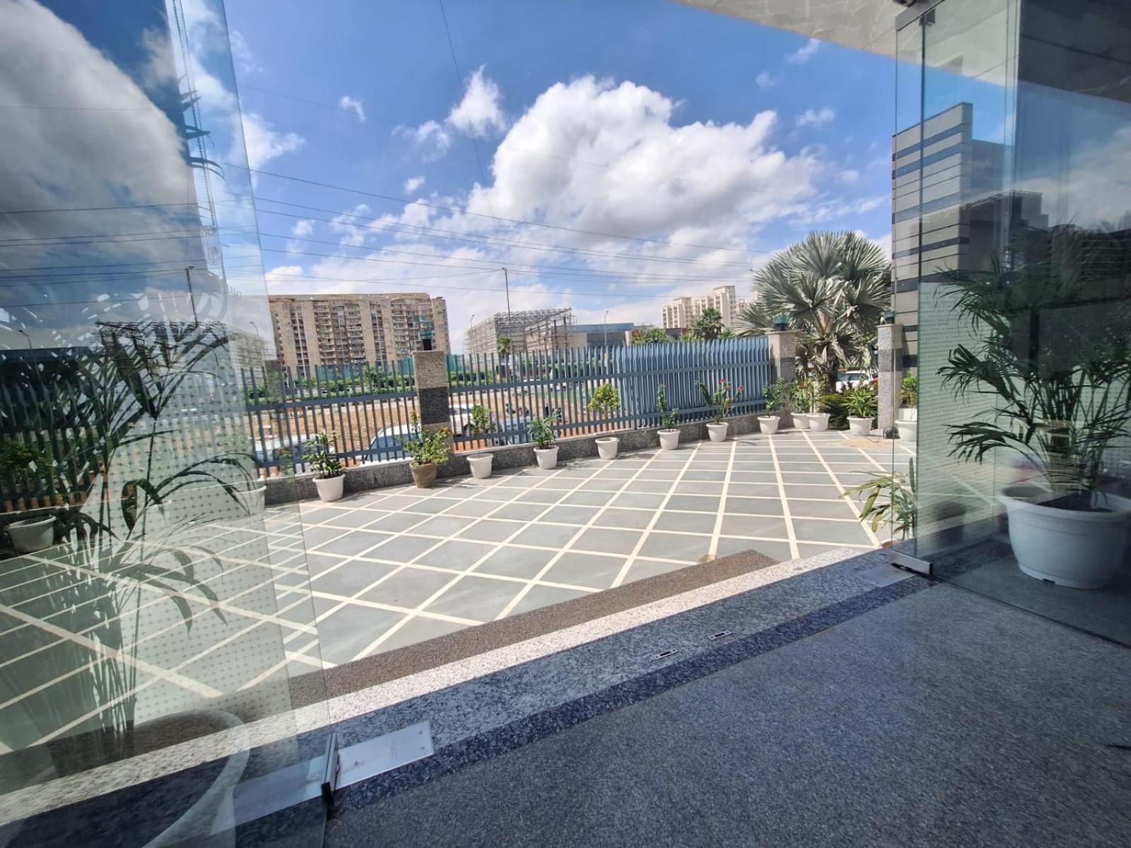 Rr Galaxy Hotell Gurgaon Exteriör bild